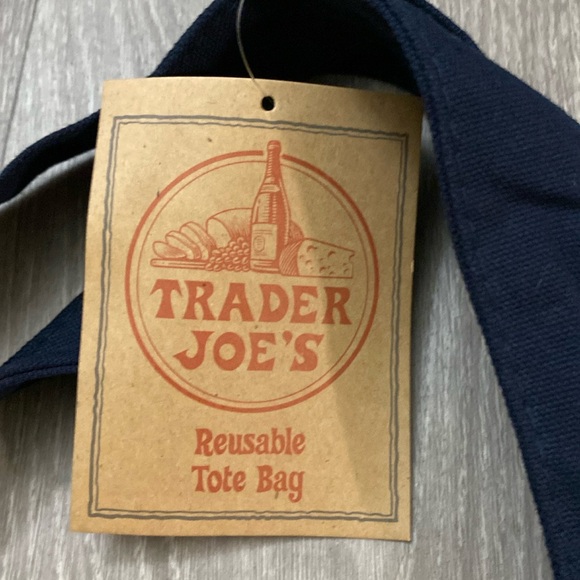 ❤️ Trader Joe’s Reusable Tote Bag NWT - Picture 5 of 6